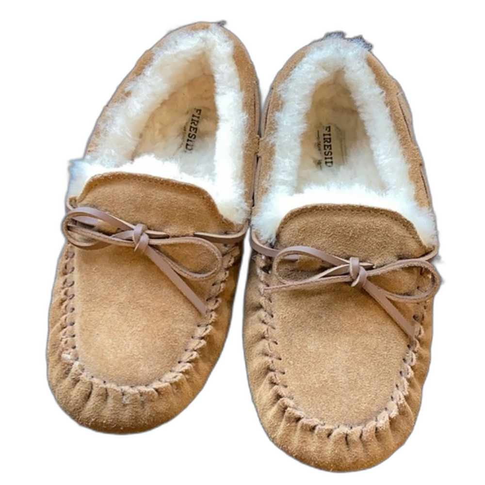 NWOT Women’s Fireside by Dearfoams Australian Shearling Chestnut slippers size 5